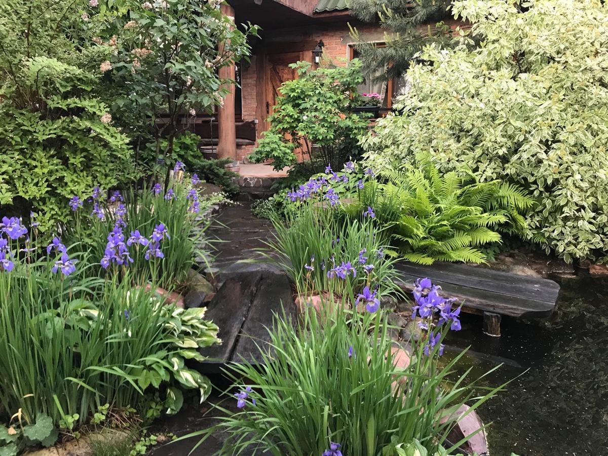 Flower Street Svityaz' ภายนอก รูปภาพ