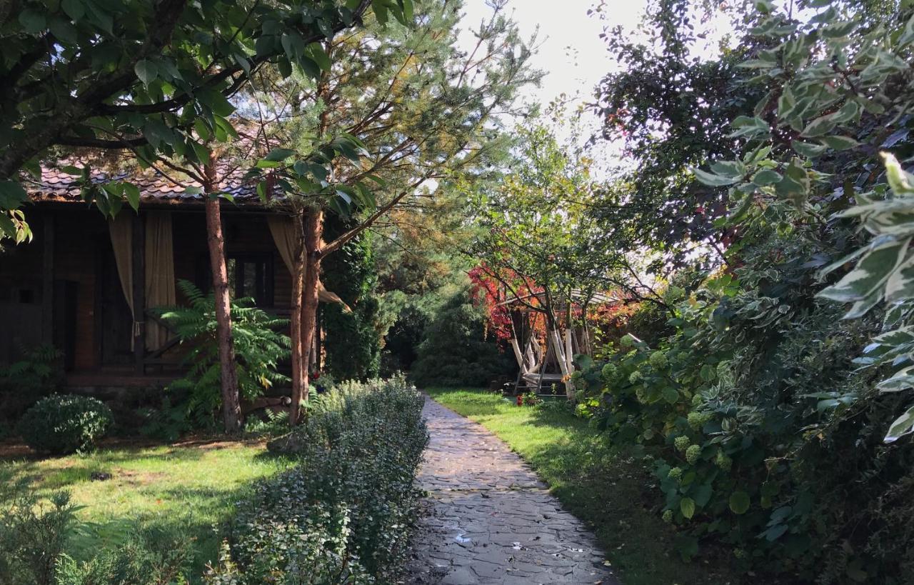 Flower Street Svityaz' ภายนอก รูปภาพ